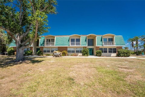Condo in Rotonda, Florida, 2 bedrooms  № 1619463 - photo 30
