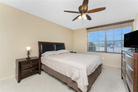 Condo in Rotonda, Florida, 2 bedrooms  № 1619463 - photo 17