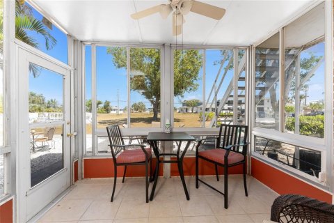 Condo in Rotonda, Florida, 2 bedrooms  № 1619463 - photo 26