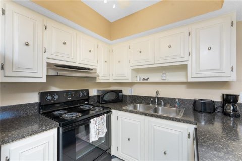 Condo in Rotonda, Florida, 2 bedrooms  № 1619463 - photo 14