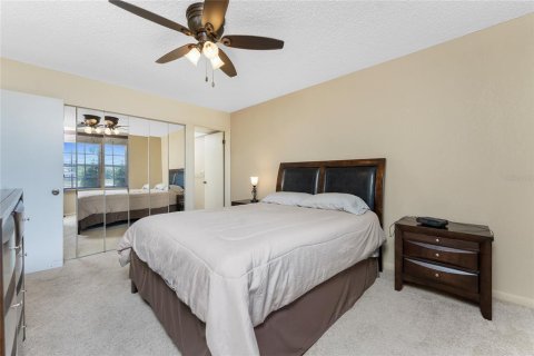 Condo in Rotonda, Florida, 2 bedrooms  № 1619463 - photo 16