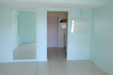 House in Port Charlotte, Florida 2 bedrooms, 59.92 sq.m. № 1802106 - photo 8