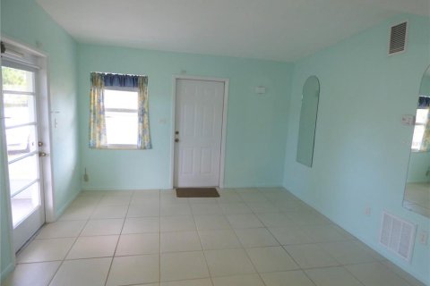 House in Port Charlotte, Florida 2 bedrooms, 59.92 sq.m. № 1802106 - photo 9