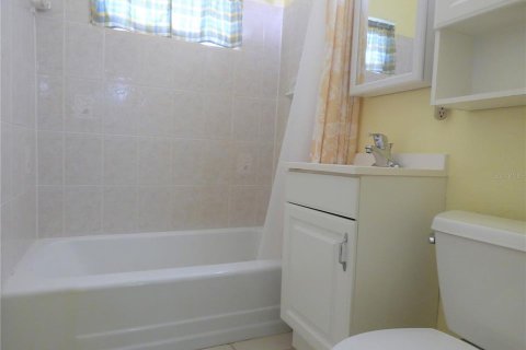 House in Port Charlotte, Florida 2 bedrooms, 59.92 sq.m. № 1802106 - photo 15