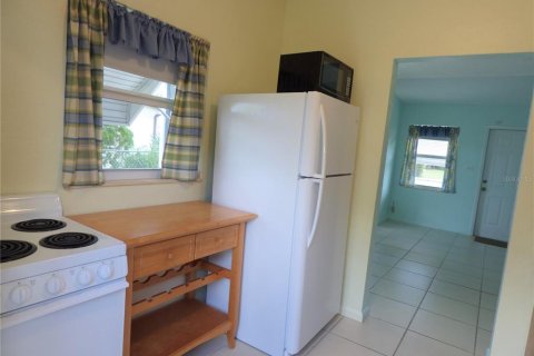 House in Port Charlotte, Florida 2 bedrooms, 59.92 sq.m. № 1802106 - photo 6
