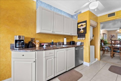 Copropriété à vendre à Lake Worth, Floride: 2 chambres, 130.06 m2 № 2088318 - photo 6