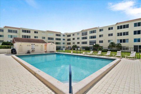 Copropriété à vendre à Lake Worth, Floride: 2 chambres, 130.06 m2 № 2088318 - photo 19