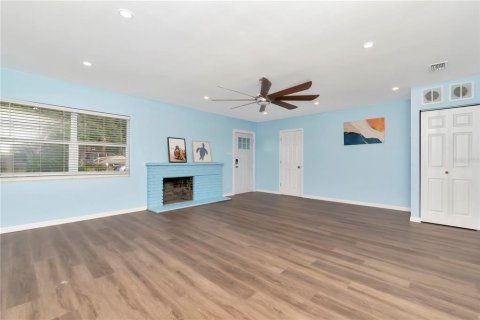 Casa en venta en Tampa, Florida, 3 dormitorios, 152.55 m2 № 1662578 - foto 3