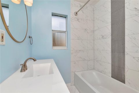 Casa en venta en Tampa, Florida, 3 dormitorios, 152.55 m2 № 1662578 - foto 7