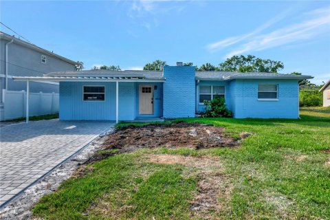 Casa en venta en Tampa, Florida, 3 dormitorios, 152.55 m2 № 1662578 - foto 1
