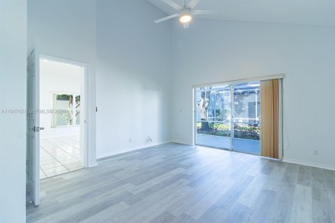 House in Boca Raton, Florida 3 bedrooms, 174.75 sq.m. № 2003382 - photo 19