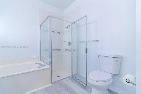 House in Boca Raton, Florida 3 bedrooms, 174.75 sq.m. № 2003382 - photo 25