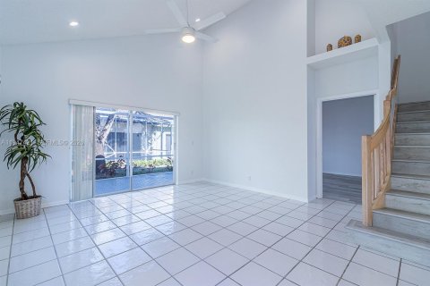 House in Boca Raton, Florida 3 bedrooms, 174.75 sq.m. № 2003382 - photo 5