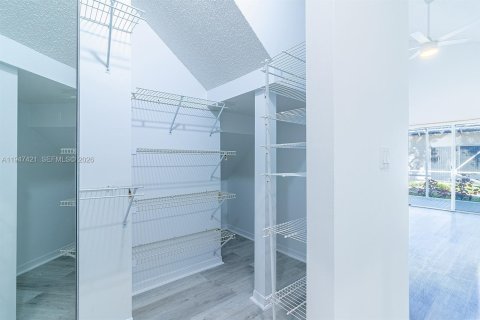 House in Boca Raton, Florida 3 bedrooms, 174.75 sq.m. № 2003382 - photo 23