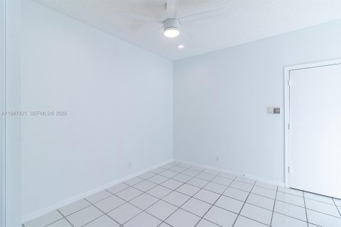 House in Boca Raton, Florida 3 bedrooms, 174.75 sq.m. № 2003382 - photo 14