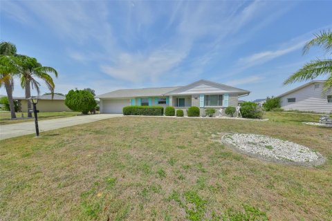 House in Sun City Center, Florida 2 bedrooms, 130.25 sq.m. № 1649811 - photo 7
