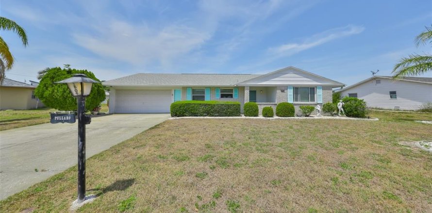 House in Sun City Center, Florida 2 bedrooms, 130.25 sq.m. № 1649811