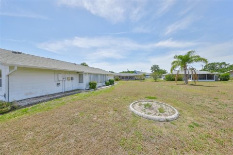 House in Sun City Center, Florida 2 bedrooms, 130.25 sq.m. № 1649811 - photo 8