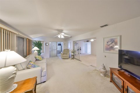House in Sun City Center, Florida 2 bedrooms, 130.25 sq.m. № 1649811 - photo 19
