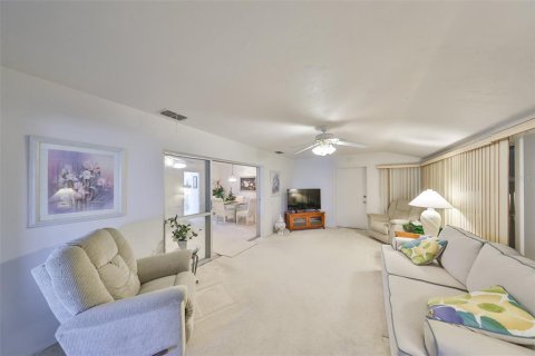 House in Sun City Center, Florida 2 bedrooms, 130.25 sq.m. № 1649811 - photo 18