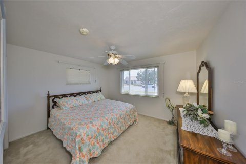 House in Sun City Center, Florida 2 bedrooms, 130.25 sq.m. № 1649811 - photo 30