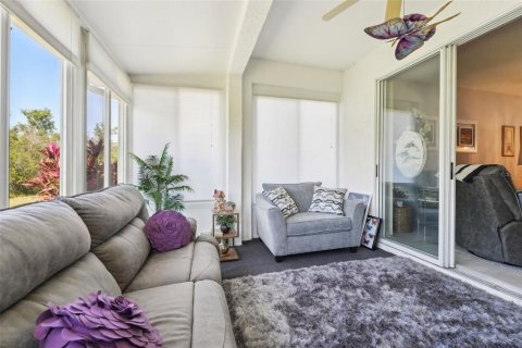 Condo in Sun City Center, Florida, 2 bedrooms  № 1583956 - photo 30