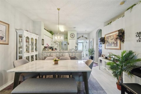 Condo in Sun City Center, Florida, 2 bedrooms  № 1583956 - photo 11
