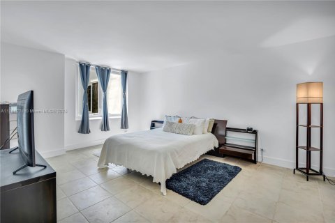 Condominio en venta en Miami Beach, Florida, 1 dormitorio, 83.61 m2 № 1693606 - foto 13