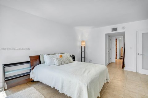 Condominio en venta en Miami Beach, Florida, 1 dormitorio, 83.61 m2 № 1693606 - foto 14