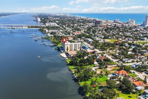 Condo in Daytona Beach, Florida, 3 bedrooms  № 1853465 - photo 1