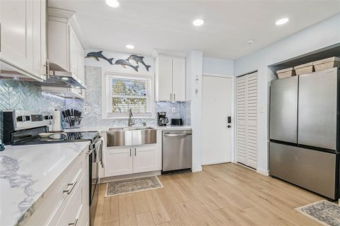 Copropriété à vendre à New Port Richey, Floride: 3 chambres, 133.5 m2 № 1908791 - photo 7