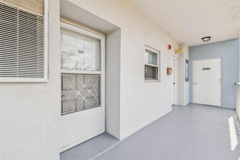 Copropriété à vendre à New Port Richey, Floride: 3 chambres, 133.5 m2 № 1908791 - photo 3