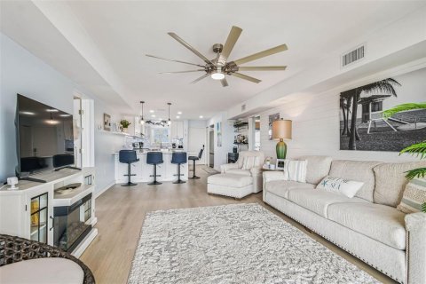 Copropriété à vendre à New Port Richey, Floride: 3 chambres, 133.5 m2 № 1908791 - photo 12