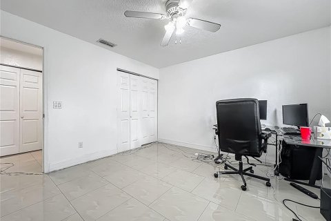 House in Orlando, Florida 2 bedrooms, 89.37 sq.m. № 1655017 - photo 13