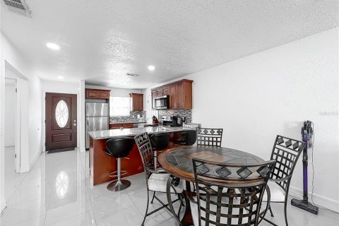 House in Orlando, Florida 2 bedrooms, 89.37 sq.m. № 1655017 - photo 9
