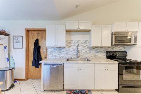 Villa ou maison à vendre à North Port, Floride: 3 chambres, 153.85 m2 № 2211389 - photo 6