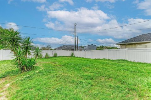 Villa ou maison à vendre à North Port, Floride: 3 chambres, 153.85 m2 № 2211389 - photo 17