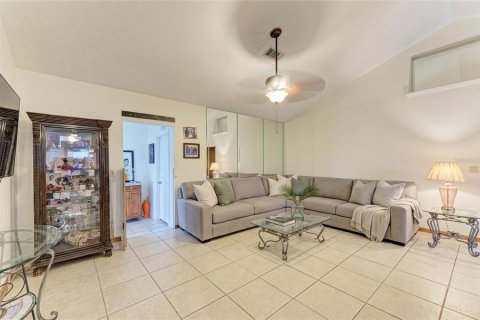 Villa ou maison à vendre à North Port, Floride: 3 chambres, 153.85 m2 № 2211389 - photo 4