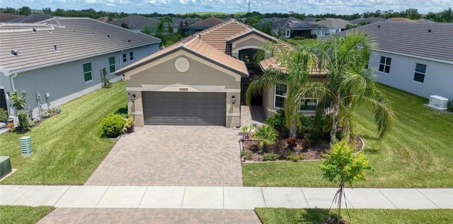 House in Wimauma, Florida 3 bedrooms, 209.22 sq.m. № 1888681