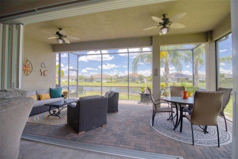 House in Wimauma, Florida 3 bedrooms, 209.22 sq.m. № 1888681 - photo 19