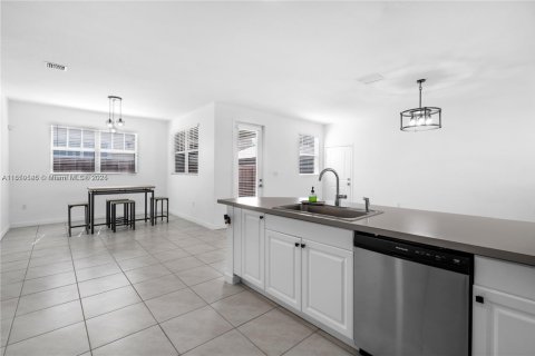 Casa en venta en Homestead, Florida, 4 dormitorios, 237.46 m2 № 1856824 - foto 11