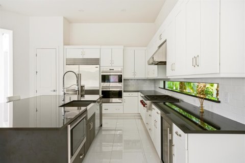 House in Boca Raton, Florida 6 bedrooms, 445.28 sq.m. № 2173362 - photo 9