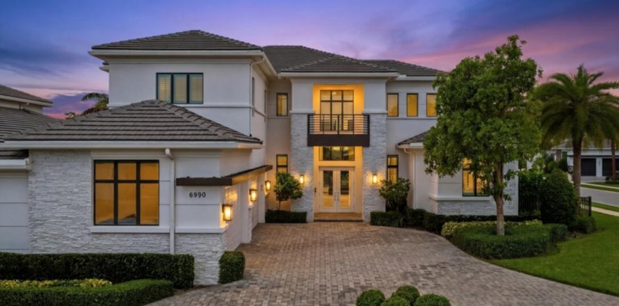 House in Boca Raton, Florida 6 bedrooms, 445.28 sq.m. № 2173362