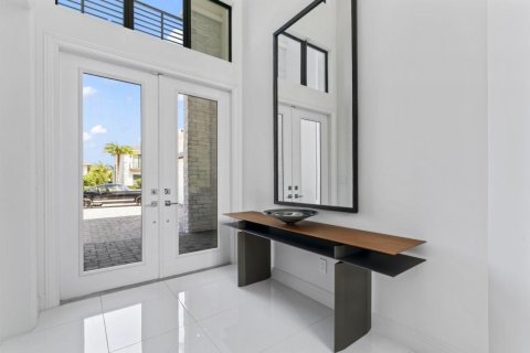 House in Boca Raton, Florida 6 bedrooms, 445.28 sq.m. № 2173362 - photo 21