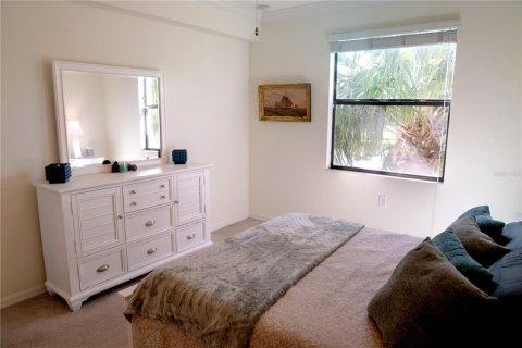 Condo in Bradenton, Florida, 2 bedrooms in LAKEWOOD NATIONAL  № 1900736 - photo 2