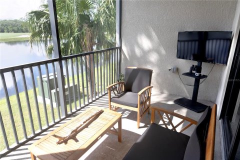 Condo in Bradenton, Florida, 2 bedrooms in LAKEWOOD NATIONAL  № 1900736 - photo 18