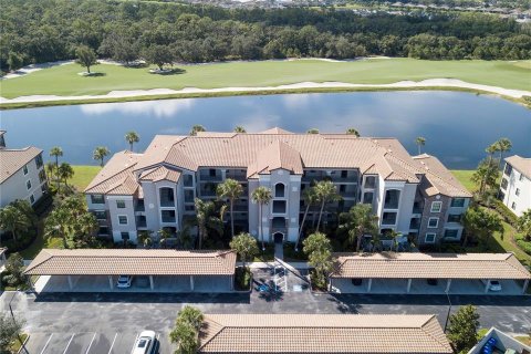 Condo in Bradenton, Florida, 2 bedrooms in LAKEWOOD NATIONAL  № 1900736 - photo 1