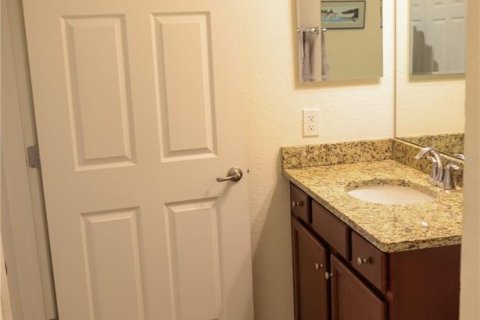 Condo in Bradenton, Florida, 2 bedrooms in LAKEWOOD NATIONAL  № 1900736 - photo 29