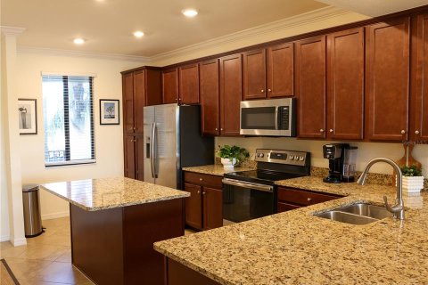 Condo in Bradenton, Florida, 2 bedrooms in LAKEWOOD NATIONAL  № 1900736 - photo 3