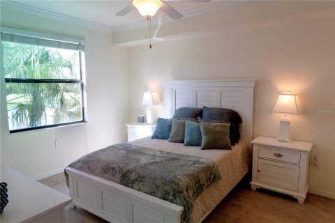 Condo in Bradenton, Florida, 2 bedrooms in LAKEWOOD NATIONAL  № 1900736 - photo 13
